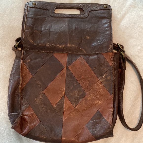 Lucky Brand train leather crossbody - Picture 3 of 7